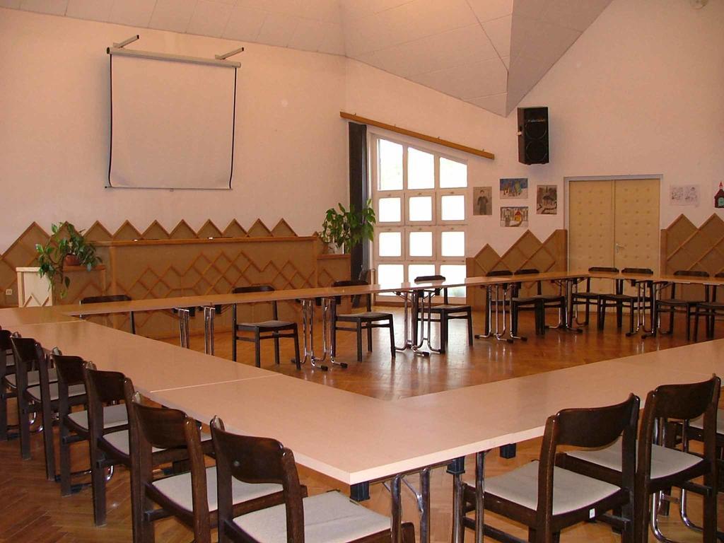 Martineum Felnottkepzo Akademia Hostel Szombathely Exterior photo